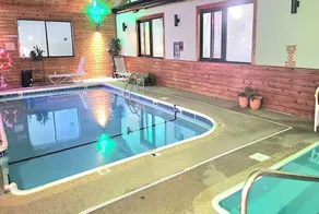 Days Inn by Wyndham Ozark Springfield - Piscina