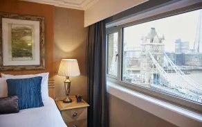 The Tower Hotel, by Thistle - Rom