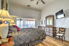 Family Waterfront 4BR Home Heated Pool Private Pier - Rum