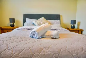 Clonlum Holiday Cottages - Room