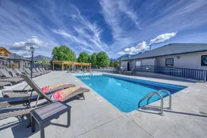 Bighorn Meadows Resort - Pool