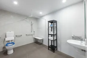 Meriton Suites Sydney Airport - Bathroom