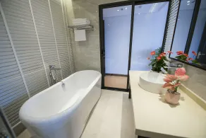 Hong Gia Tue Apartment - Bathroom