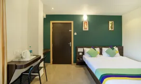 Itsy Hotels Vijaya Residency - Room