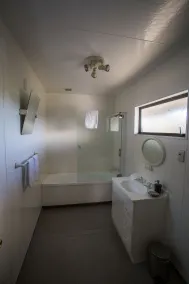 Fiordland Great Views Holiday Park - Baño