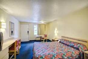Knights Inn Burlington NC - Room