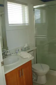Okanagan Valley Rentals at Discovery Bay - Bathroom