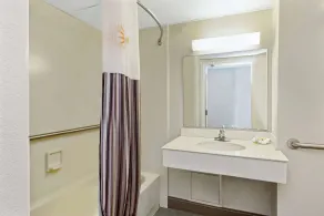 La Quinta Inn & Suites by Wyndham New Orleans Airport - Chambre