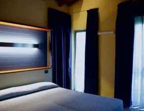 Room in Guest Room - Spacious Double Room in Alba - Zimmer