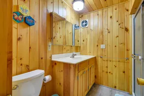 Cozy Thompson Lake Cabin w/ Boat Dock & Launch - Interiør