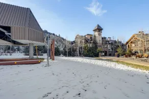 Ski-in/ski-out! Large Arrowhead Condo w/ Balcony - Interiør