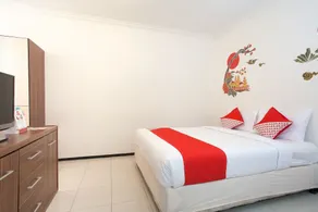 Dukuh Kupang Residence Mitra RedDoorz - Room