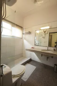 Golden Leaf Hotel - Casa de banho