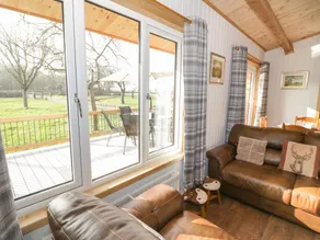 Top Style Orchard - Interior