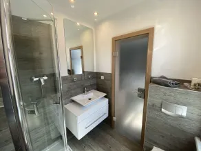 "Zur Altstadt - Am Fuße der Osterburg" Gaststätte, Pension, FEWO - Bathroom