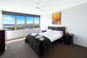Condor Apartments by Gold Coast Premium - Room