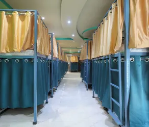 Laxmi Dormitory - 2 mins walk from Prem Mandir - Entréinterör