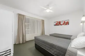 Comfort Inn & Suites Riverland - Room