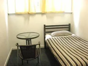 Surf 'N' Snow Backpackers Across Sky Tower - Habitación