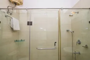 Mintstar Apartment And Suites, Chittaranjan Park - Bathroom