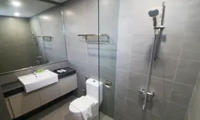 Tropical Villa Service Suite - Bathroom