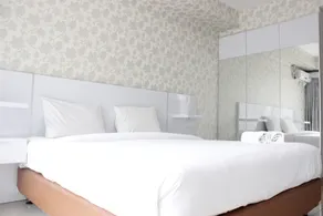 Relaxing Studio near ITB at Beverly Dago Apartment By Travelio - Værelse