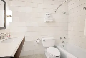 Brookings Inn - Bathroom