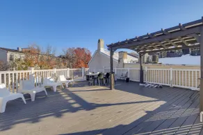 Rooftop Patio w/ View: Baltimore Retreat - Interni