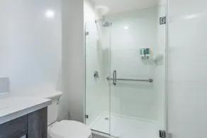 Solo Motel Broadway - Bathroom