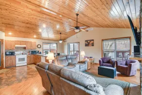 6 Mi to Dtwn Pella: Riverfront Cabin w/ Game Room! - Interior