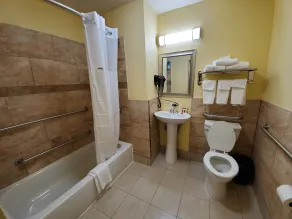 Days Inn by Wyndham Atlanta/Southlake/Morrow - Salle de bain