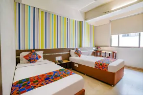 FabHotel Gargi Deluxe - Nr. Raja Dinekar Musuem - Chambre
