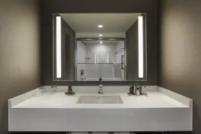 Teaneck Marriott at Glenpointe - Salle de bain