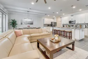 Relax, Play, Swim: Luxe Haines City Home w/ Lanai! - Intérieur