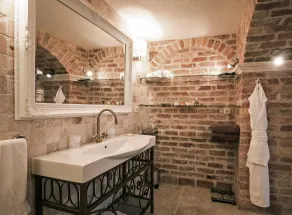 Hotel Azimut - Bathroom