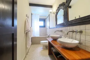 The Riverside Inn - Bathroom