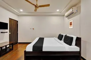 MEDI KONDA GRAND - Chambre