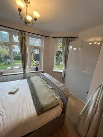 Wimbledon Town Centre Garden Apartment with private parking - Sleeps 5 - Rom