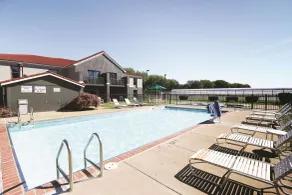 La Quinta Inn by Wyndham Sandusky near Cedar Point - Pool