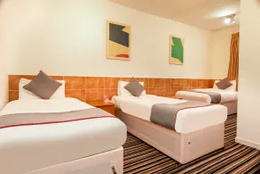 Cardiff Riverside Hotel by Belvilla - Room