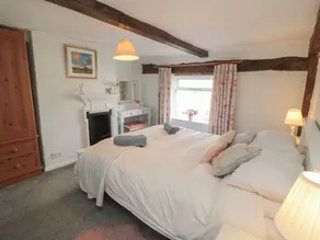 Wren's Nest - Room