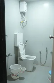 HOTEL KRISHNA INN - Bathroom