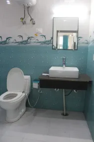 Goroomgo Stay Well Chamba - Bathroom