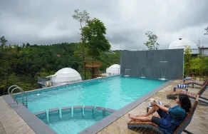 Monticle Glamps - Pool