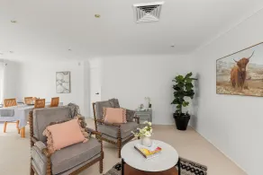 Room in Studio - Nice Studio on Jasmine - Living room