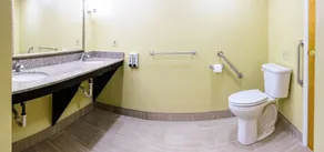 Asbury Inn & Suites - Badezimmer