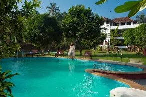 Ananda Cherai - Pool