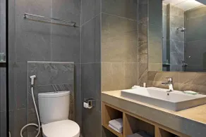 Hotel Santika Bukittinggi - Bathroom