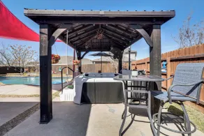 Pool & Hot Tub! Dog-friendly Awaysis in SE Austin - Innvendig