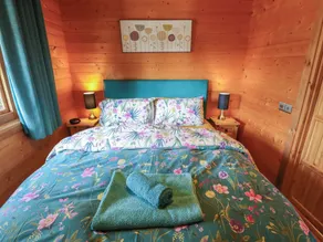 Tythe Lodge - Hot Tub Retreat in Rural Lincolnshire Family-Friendly Lodge Near Heckington - Værelse
